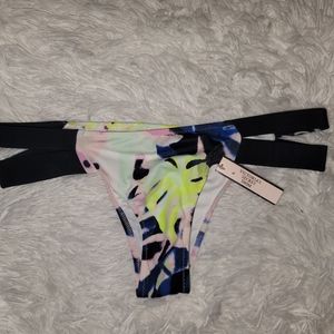 NWT Victoria's Secret cheeky rushed back bikini Double side straps. Sexy and fun